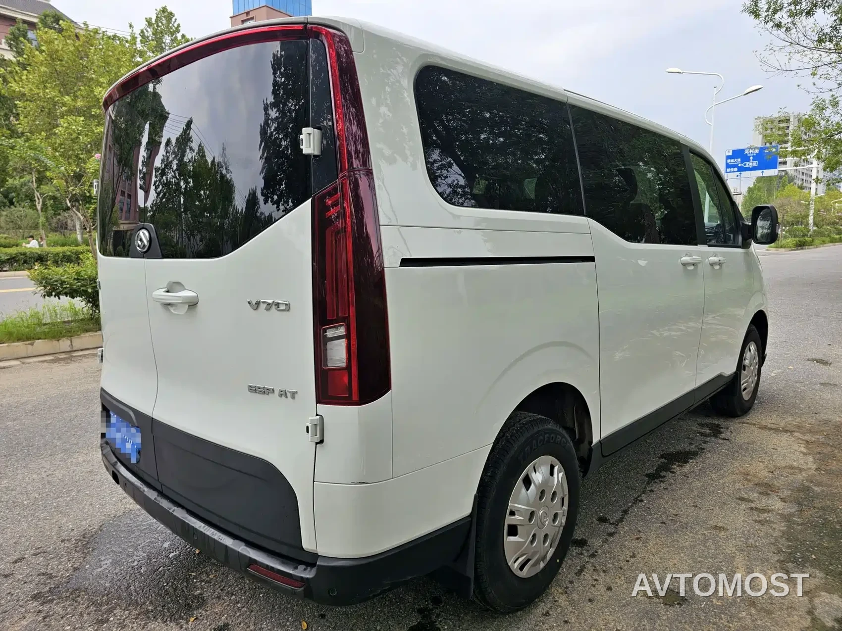 SAIC Maxus Xintu V70 2023 Model 2.0T Elite Edition Automatic Short Wheelbase Low Roof 5/6-Seater — фото 7