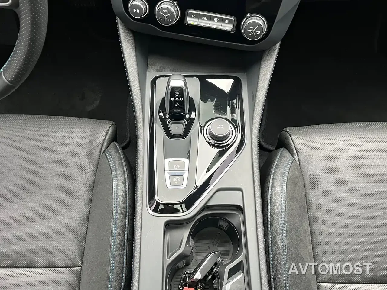 Lynk & Co 03 New Energy 2021 1.5T PHEV Pro — фото 13