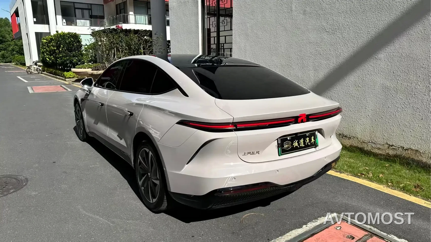 Roewe Rising Auto F7 2023 Long Range Pro — фото 3