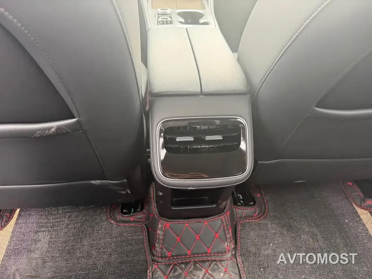 Chery Fengyun T8 2025 Model 1.5T 130km Comfort 7-Seater — фото 7