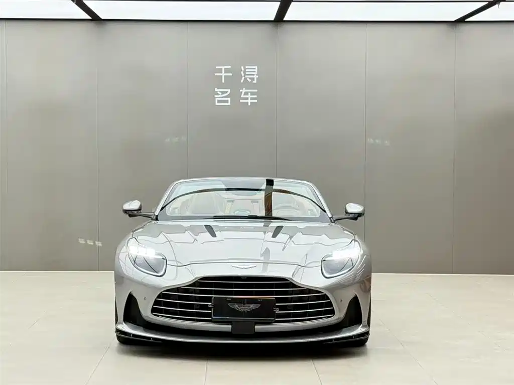 Aston Martin DB12 2023 4.0T V8 Volante — фото 2