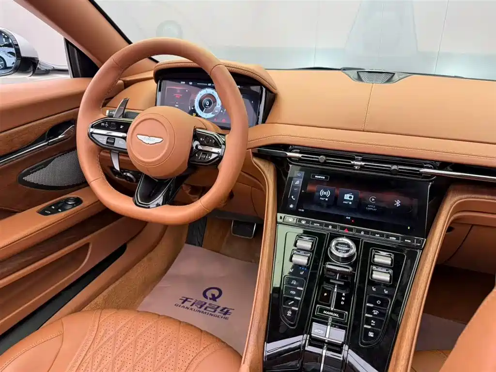 Aston Martin DB12 2023 4.0T V8 Volante — фото 6
