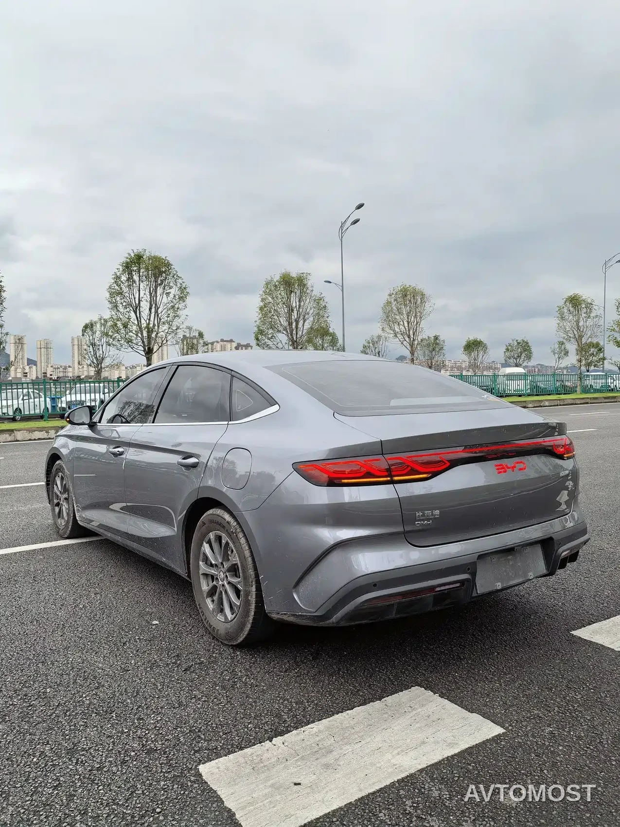 BYD Qin L 2024 DM-i 80KM Leading Edition — фото 10