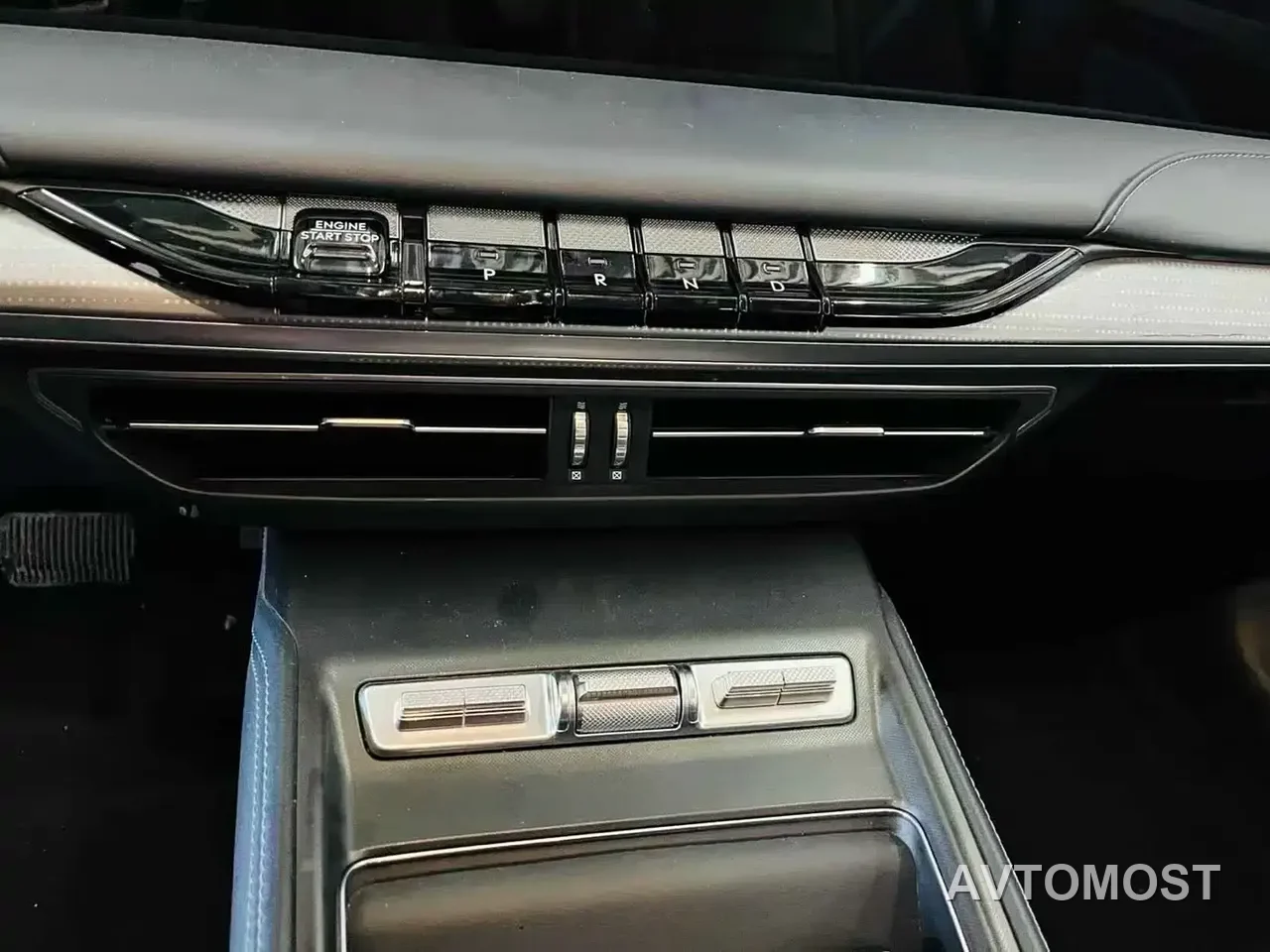 Lincoln Z 2024 2.0T 2WD Premium Hybrid Edition — фото 13