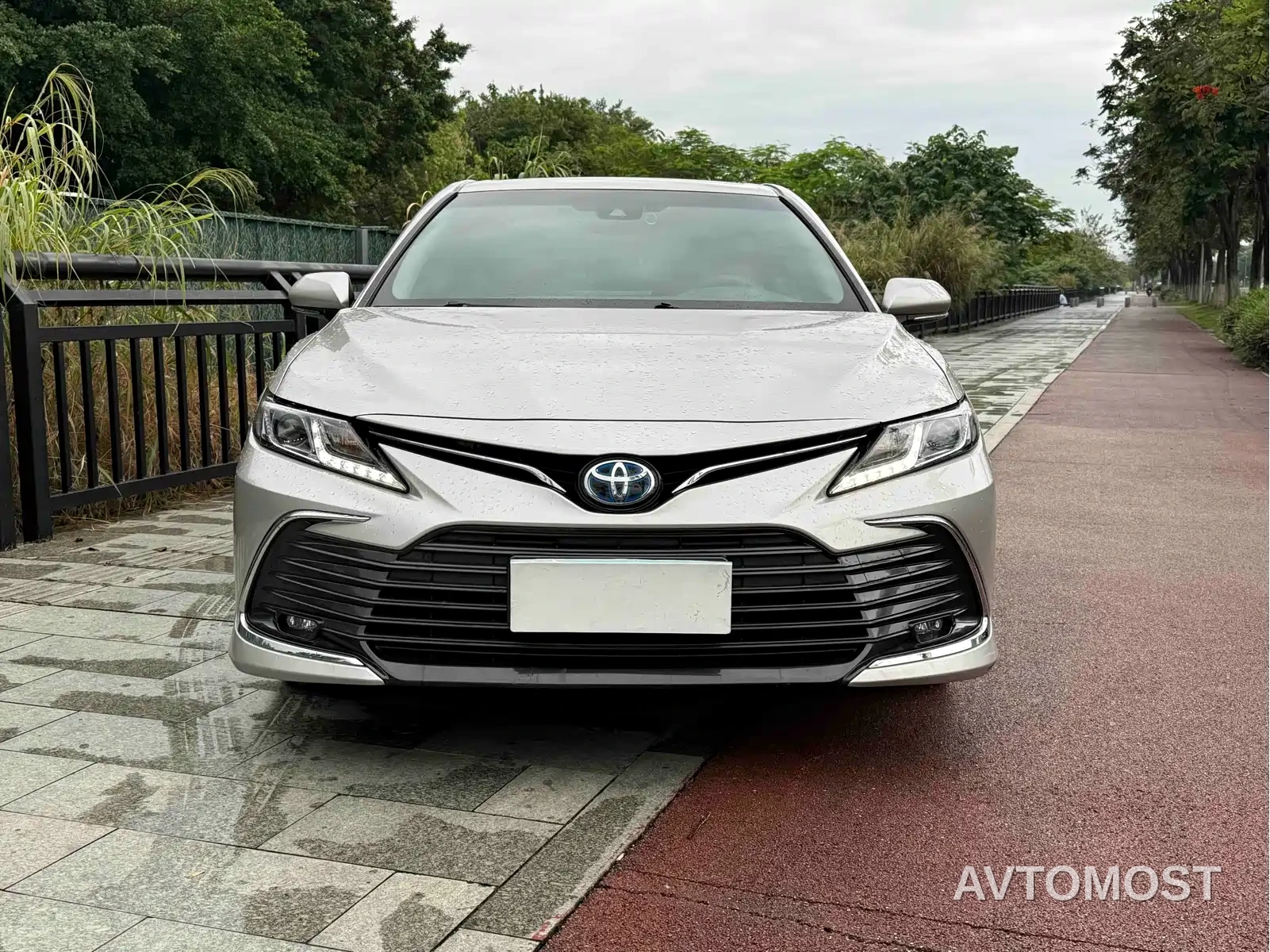 Toyota Camry 2021 Hybrid 2.5HGVP Leading Edition — фото 2