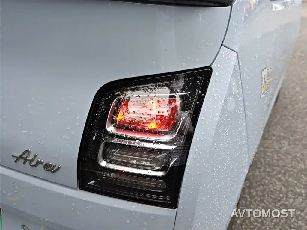 Wuling Air ev 2023 Model 4-Seater Standard Edition — фото 8