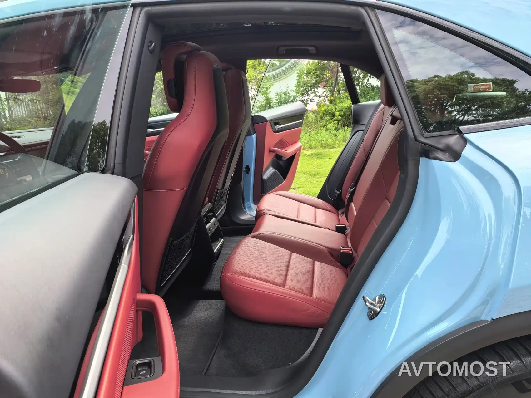 Porsche Macan EV 2024 Macan Long Range — фото 10