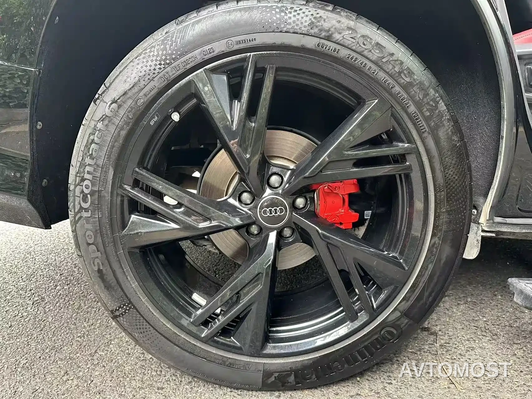 Audi Q6 2024 45 TFSI quattro Black Warrior Edition 6-seater — фото 10