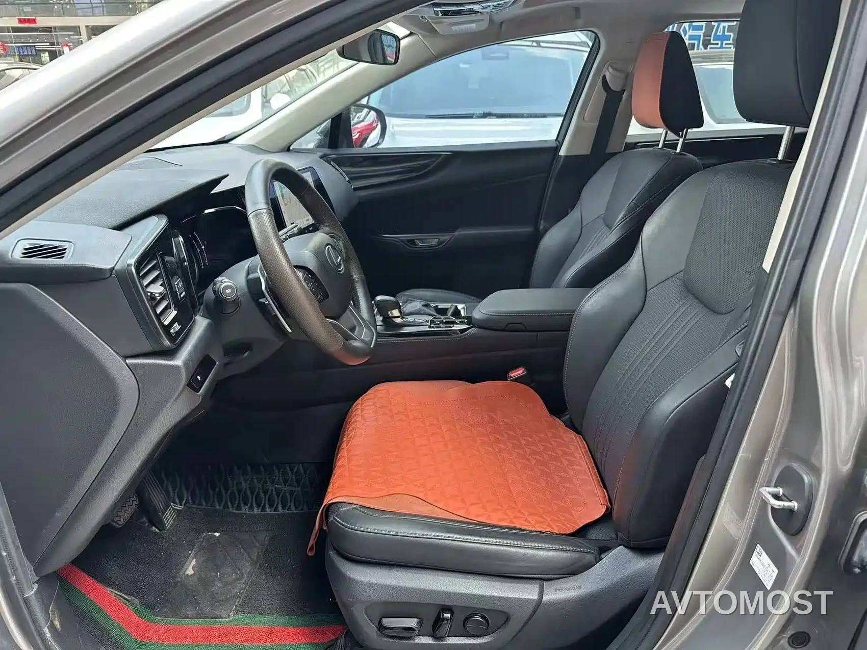 Lexus NX 2023 260 FWD Joy Creation Edition — фото 4