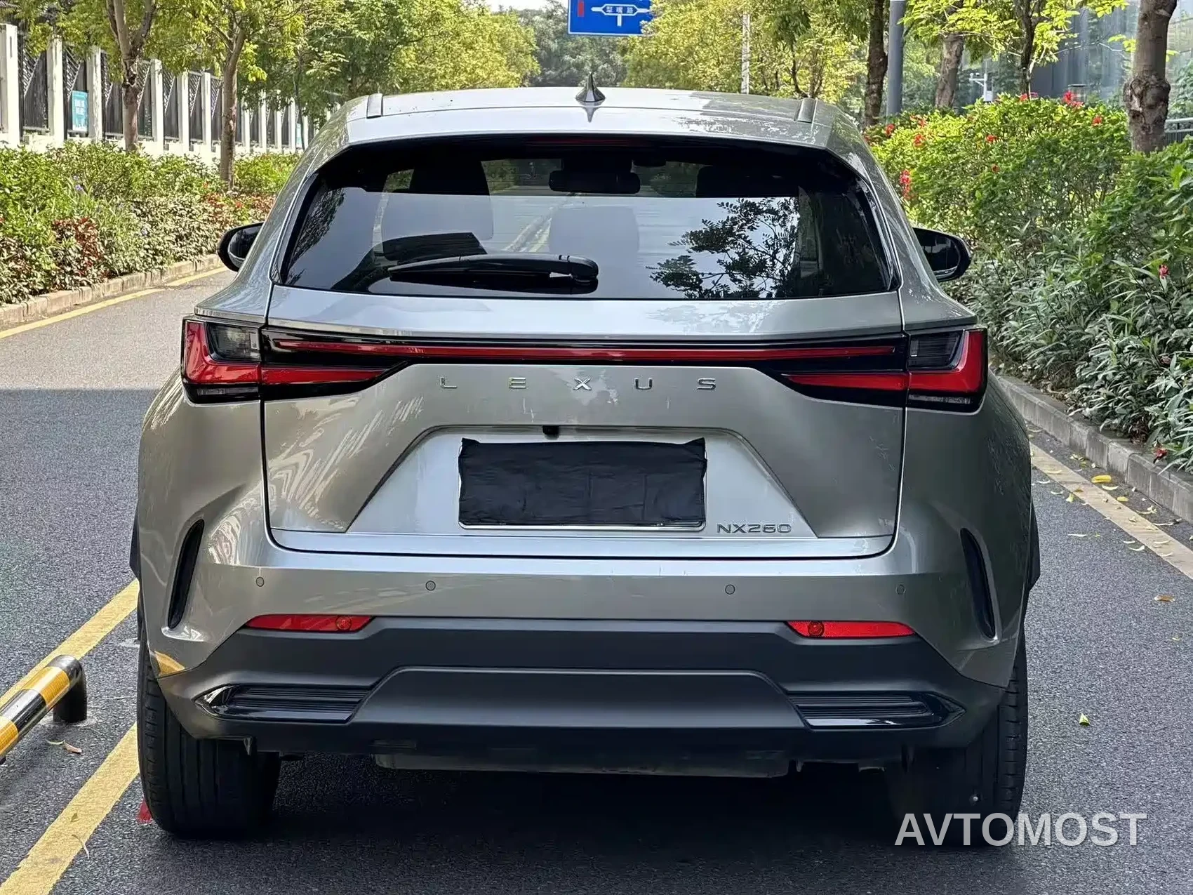 Lexus NX 2023 260 FWD Joy Creation Edition — фото 8