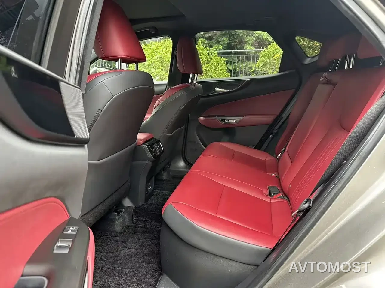 Lexus NX 2022 350h FWD Joy Creation Edition — фото 5