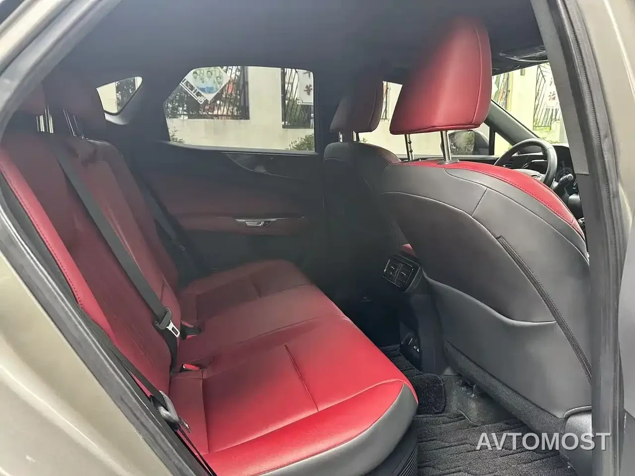 Lexus NX 2022 350h FWD Joy Creation Edition — фото 13