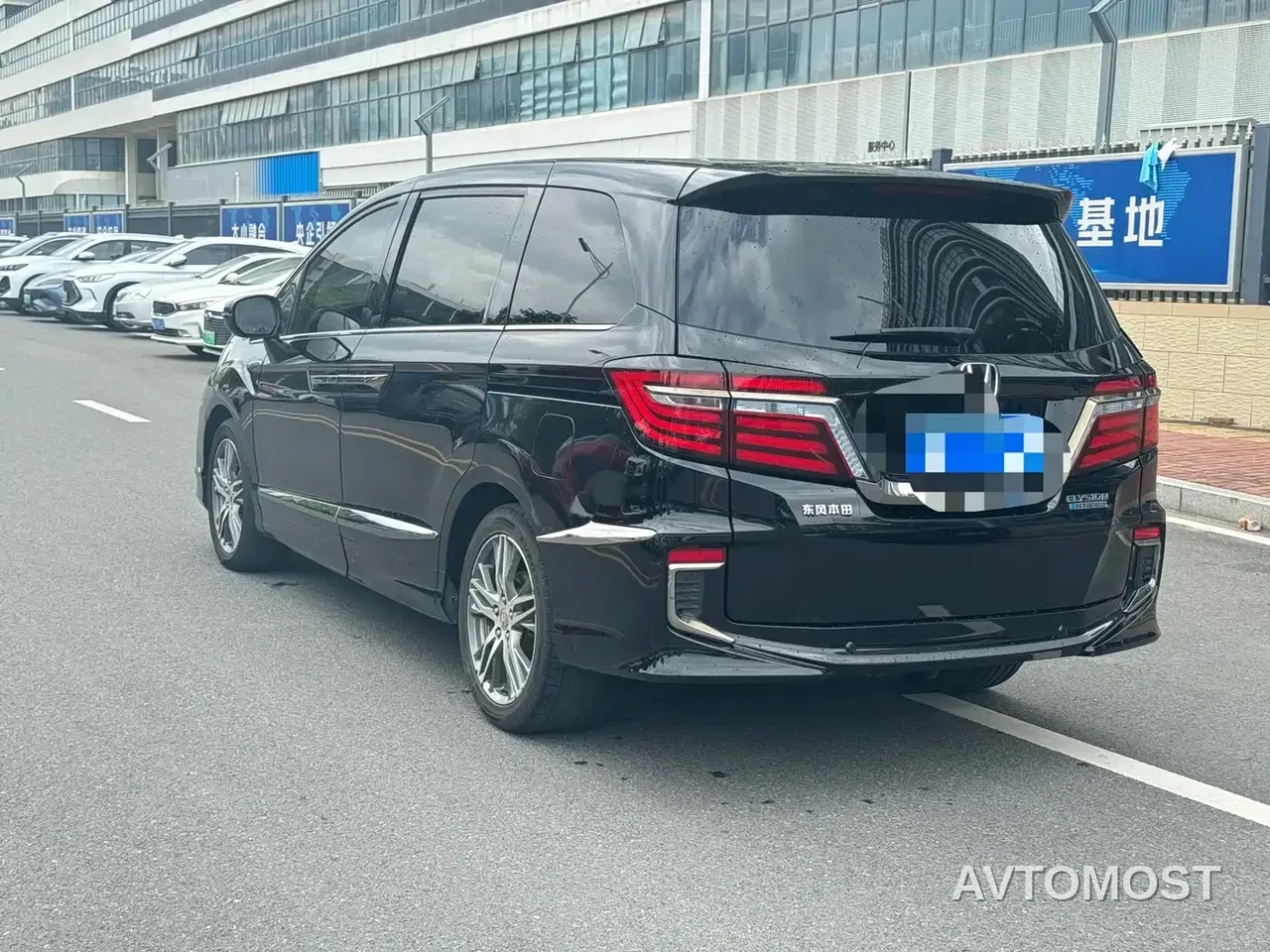 Honda Elysion 2019 2.0L Hybrid Luxury Edition — фото 9