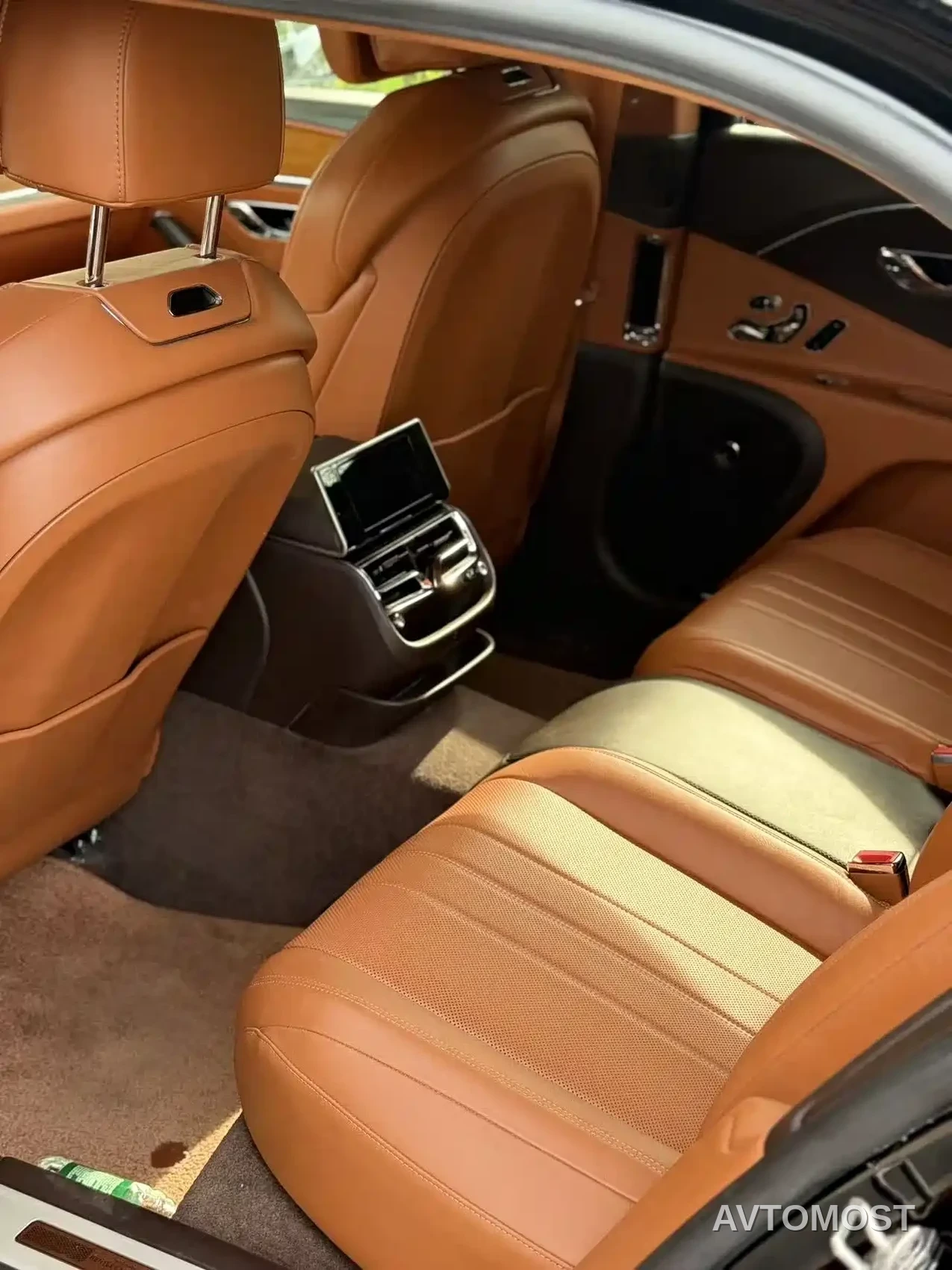 Bentley Flying Spur 2021 4.0T V8 Standard Version — фото 9
