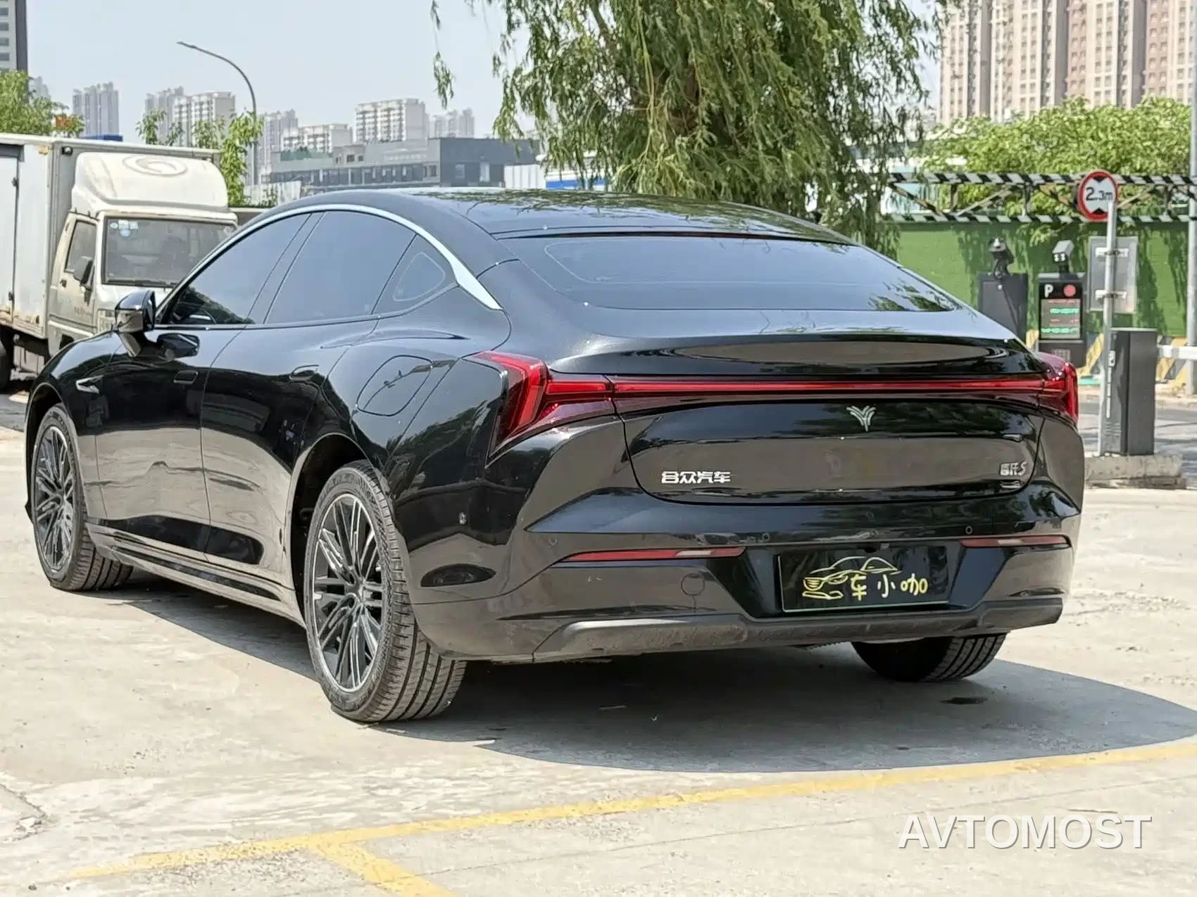 Nezha S 2024 Model Range Extender 1060 Lite — фото 6