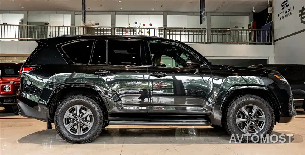 Lexus LX 2025 700h OVERTRAIL Frontier Edition — фото 3