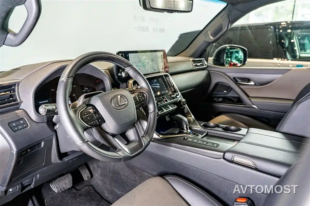 Lexus LX 2025 700h OVERTRAIL Frontier Edition — фото 5