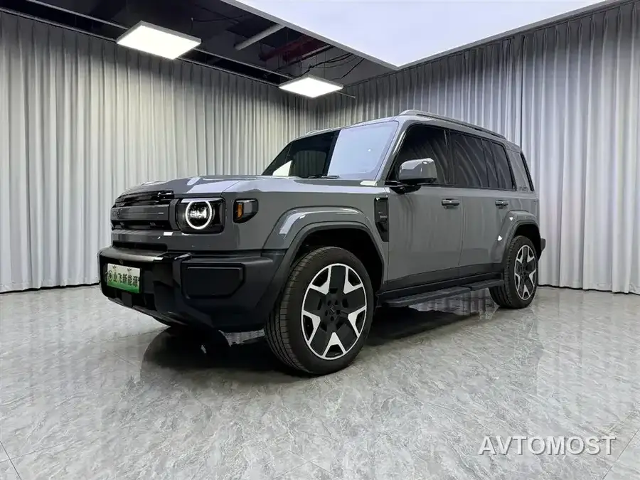 iCAR V27 2026 200KM AWD Falcon 500