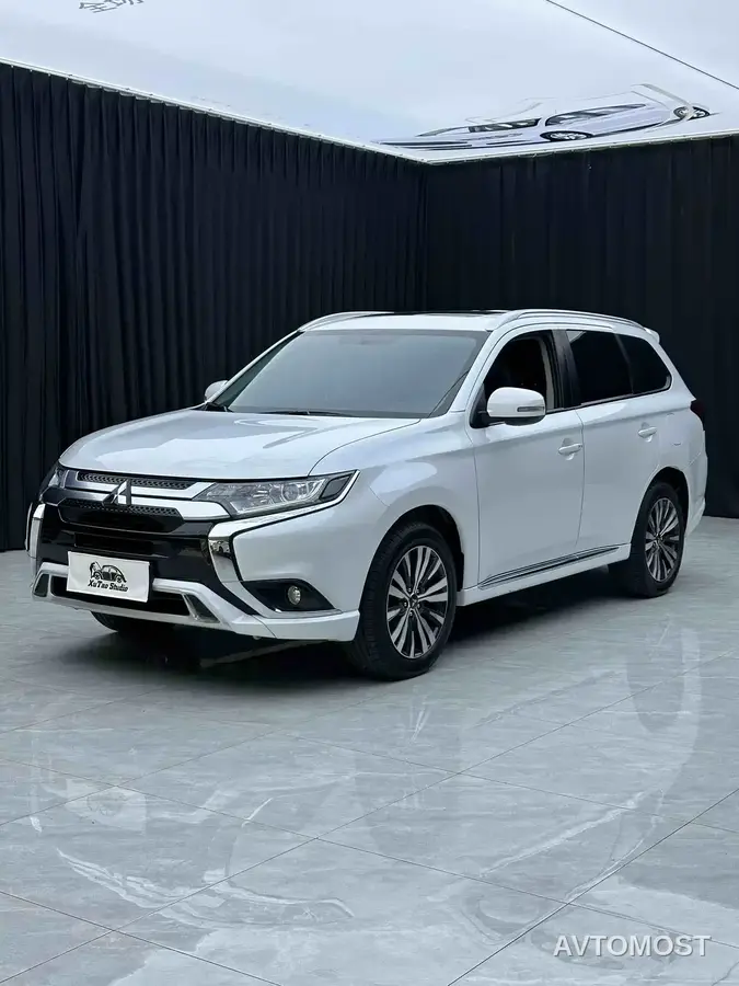 Mitsubishi Outlander 2021 2.0L FWD Comfort Edition 5-seater