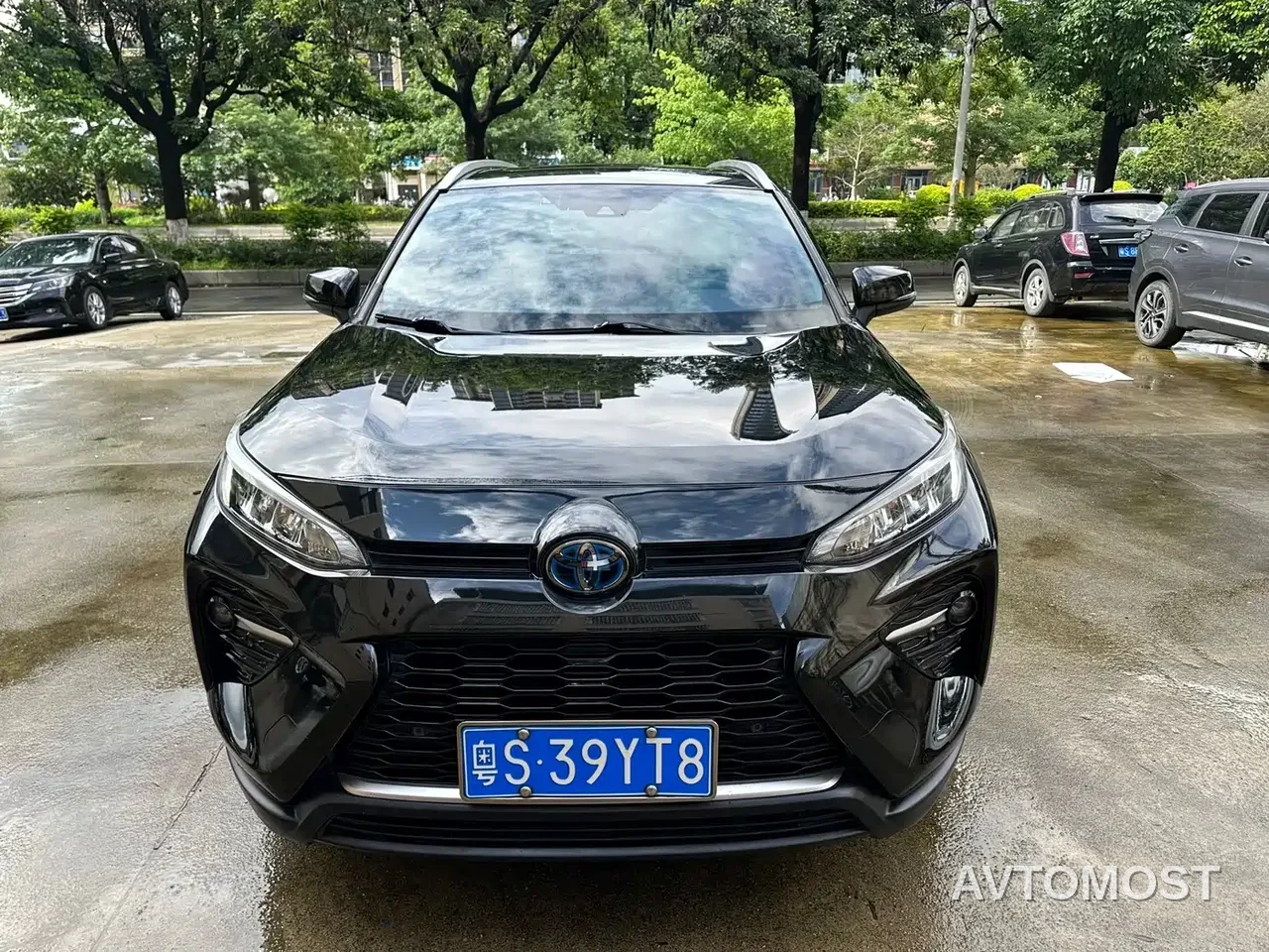 Toyota Wildlander 2020 Dual Engine 2.5L E-CVT FWD Luxury — фото 2
