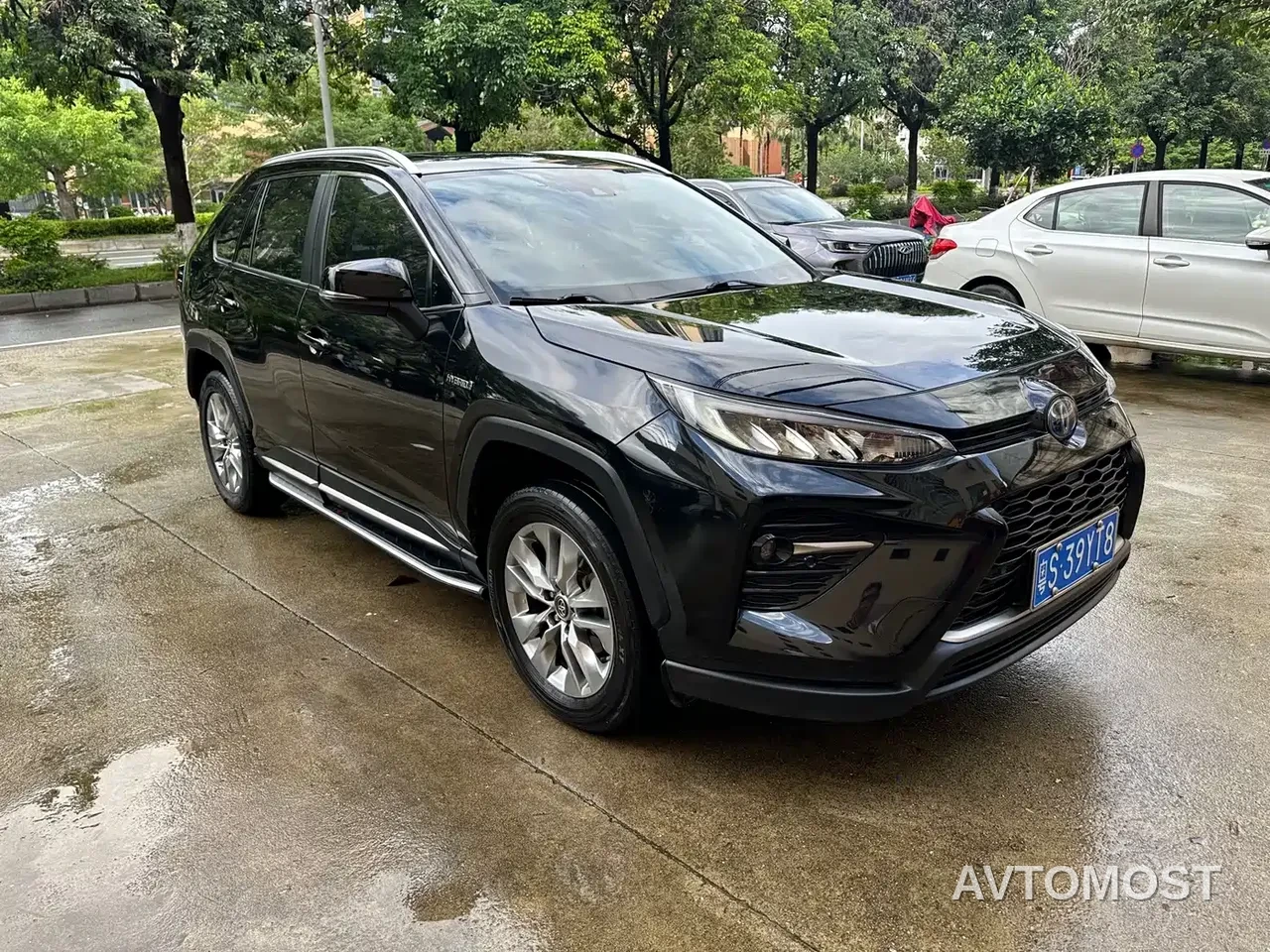 Toyota Wildlander 2020 Dual Engine 2.5L E-CVT FWD Luxury — фото 3