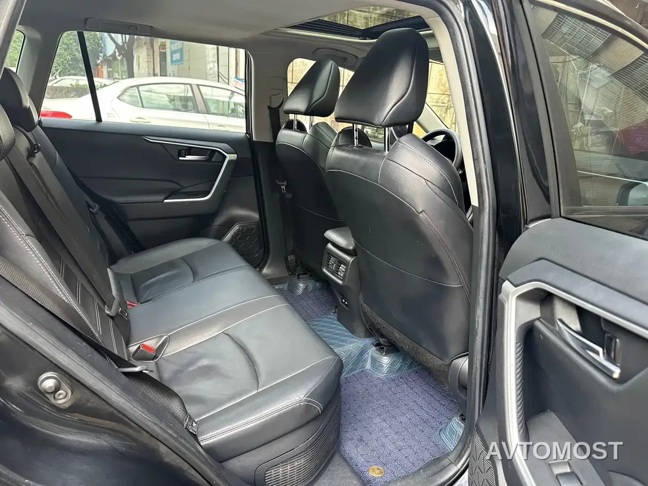 Toyota Wildlander 2020 Dual Engine 2.5L E-CVT FWD Luxury — фото 9
