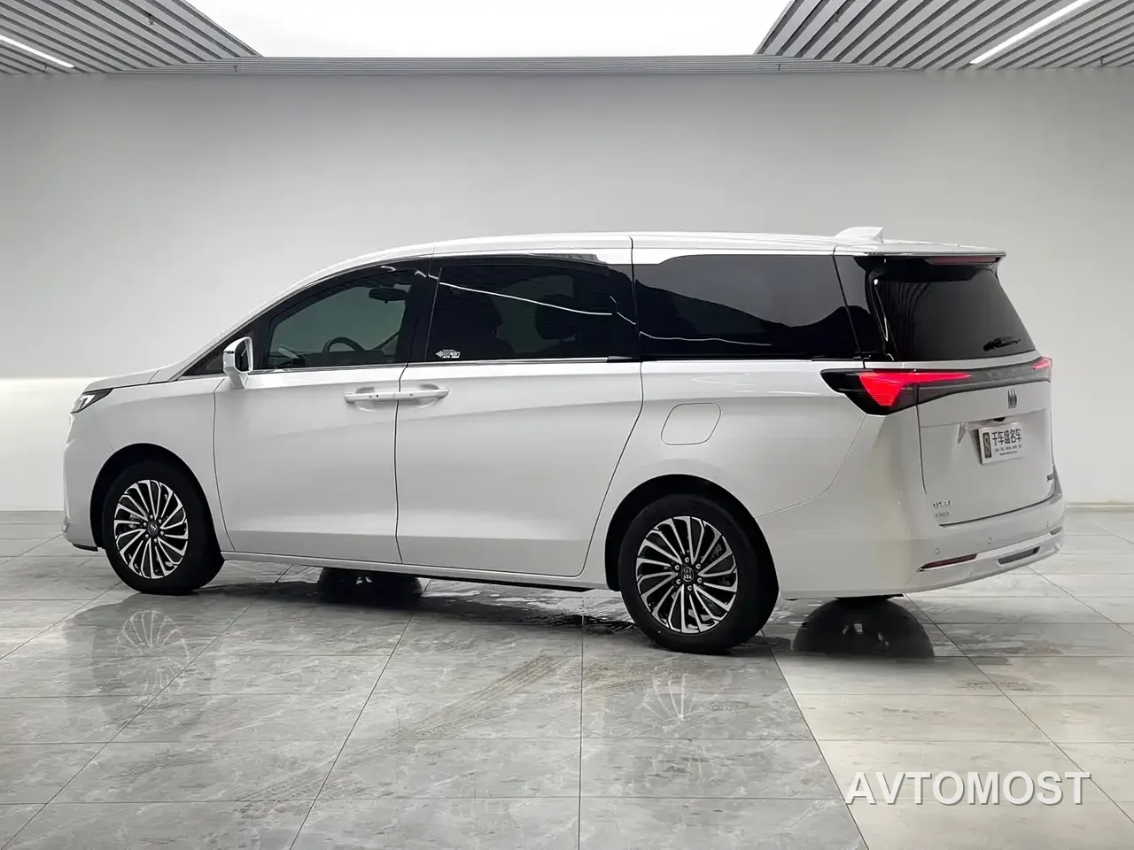 Buick GL8 New Energy 2025 Landprestige First Edition 7-Seater — фото 4