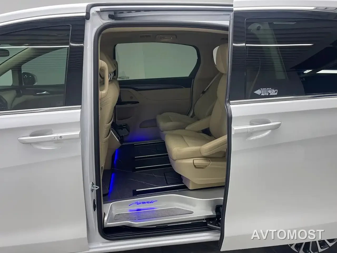 Buick GL8 New Energy 2025 Landprestige First Edition 7-Seater — фото 14