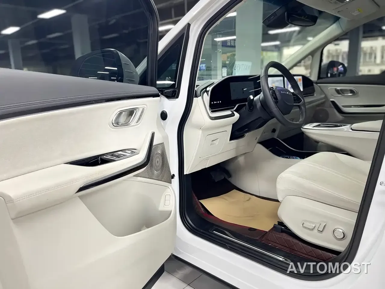SAIC Maxus Dajia 9 2025 Super Hybrid Ultra-Long-Range Forest Edition 7-Seater — фото 4