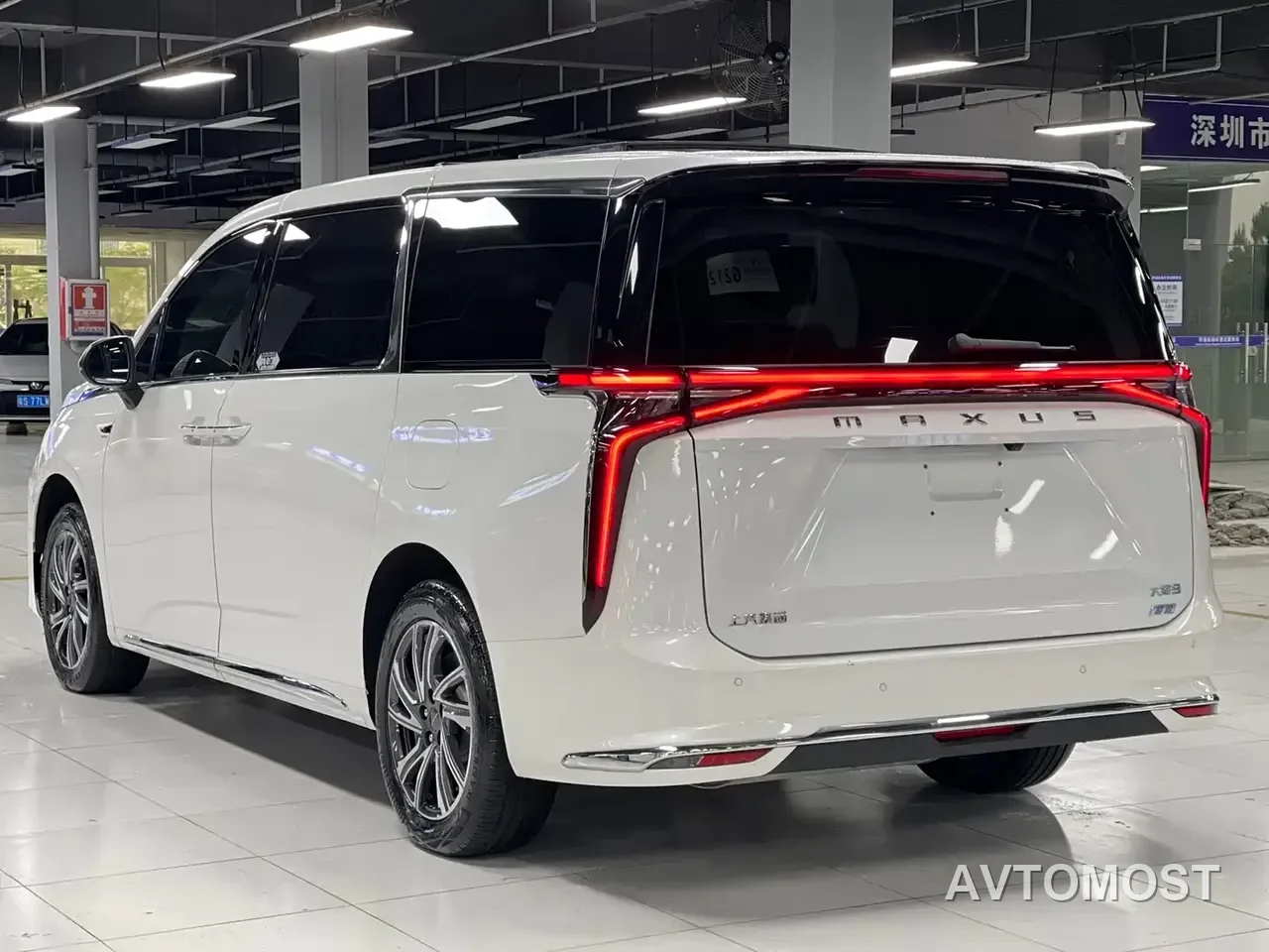 SAIC Maxus Dajia 9 2025 Super Hybrid Ultra-Long-Range Forest Edition 7-Seater — фото 12