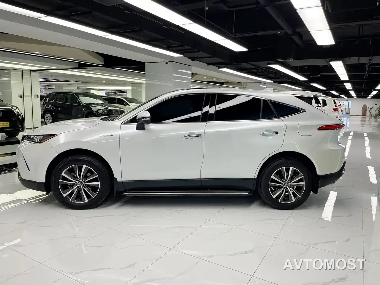 Toyota Lingfang HARRIER 2023 Hybrid 2.5L CVT 4WD Luxury Edition — фото 6
