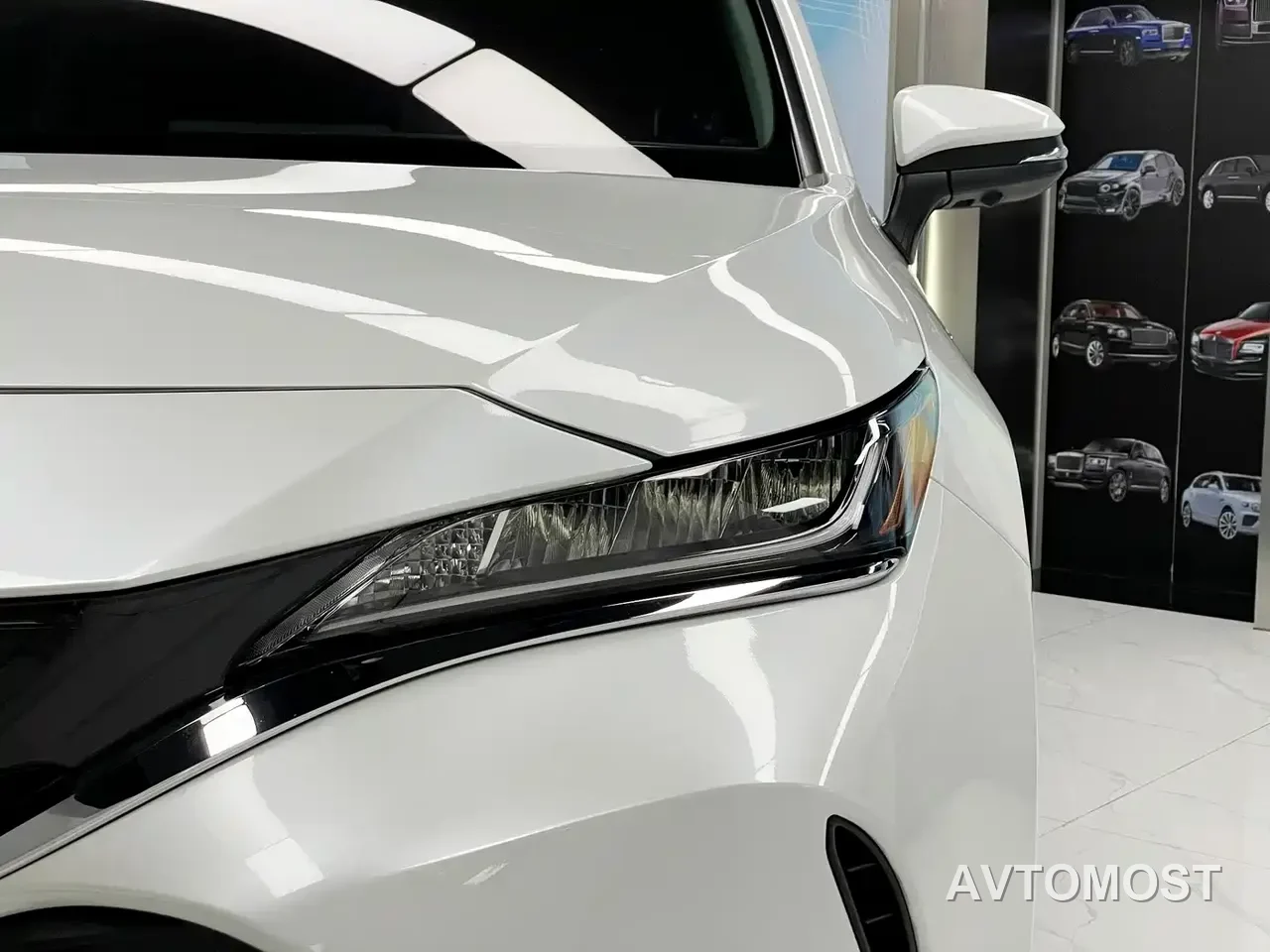 Toyota Lingfang HARRIER 2023 Hybrid 2.5L CVT 4WD Luxury Edition — фото 7