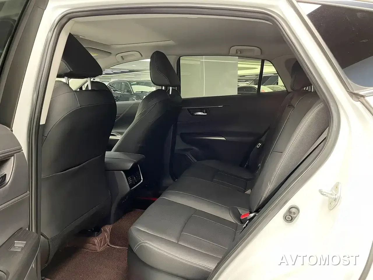 Toyota Lingfang HARRIER 2023 Hybrid 2.5L CVT 4WD Luxury Edition — фото 11