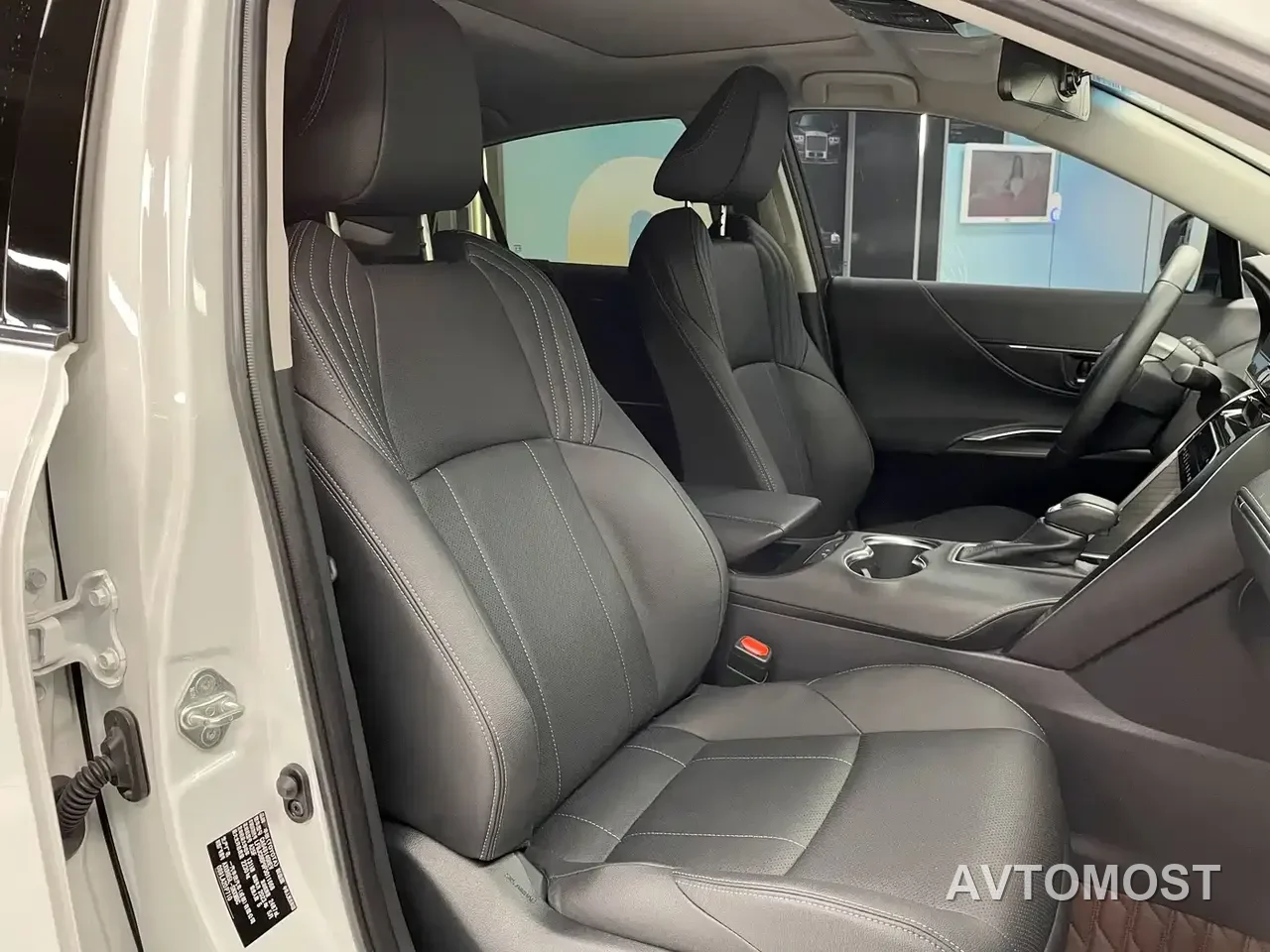 Toyota Lingfang HARRIER 2023 Hybrid 2.5L CVT 4WD Luxury Edition — фото 14