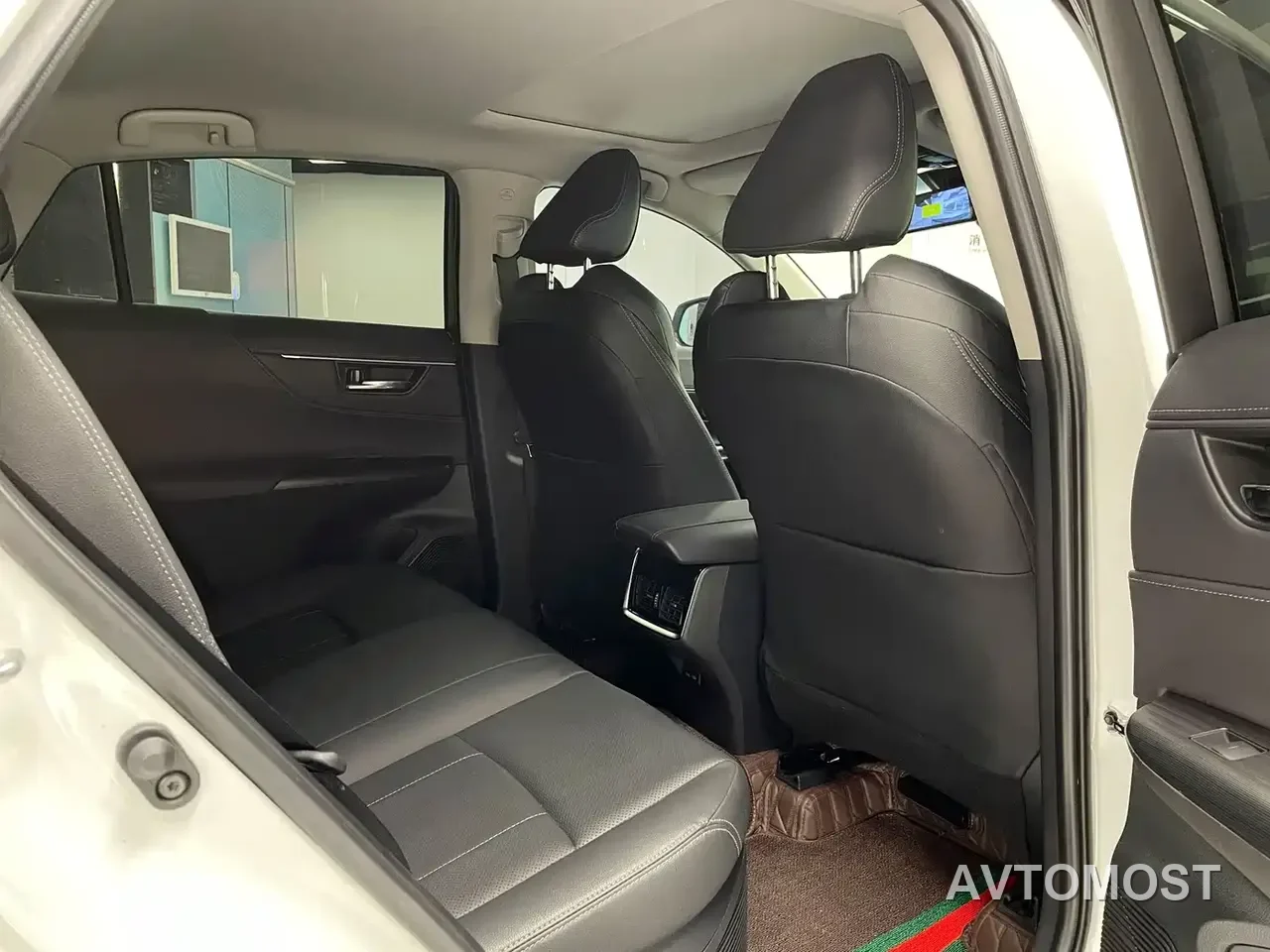 Toyota Lingfang HARRIER 2023 Hybrid 2.5L CVT 4WD Luxury Edition — фото 15