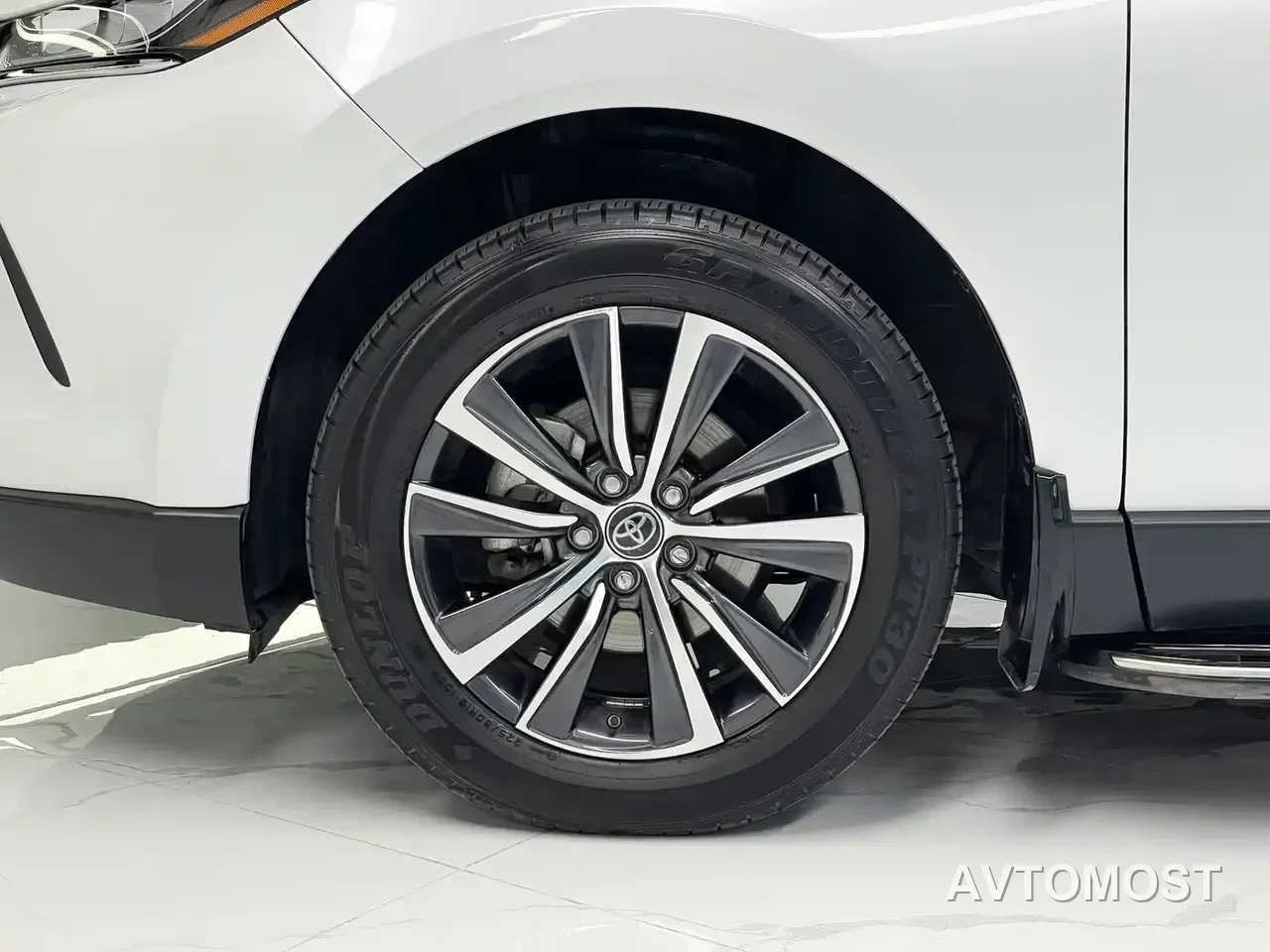 Toyota Lingfang HARRIER 2023 Hybrid 2.5L CVT 4WD Luxury Edition — фото 22