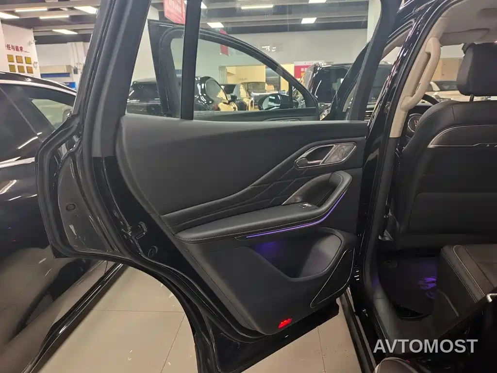 Hongqi HS7 PHEV 2024 2.0T PHEV 4WD Flagship Edition 6-seater — фото 14