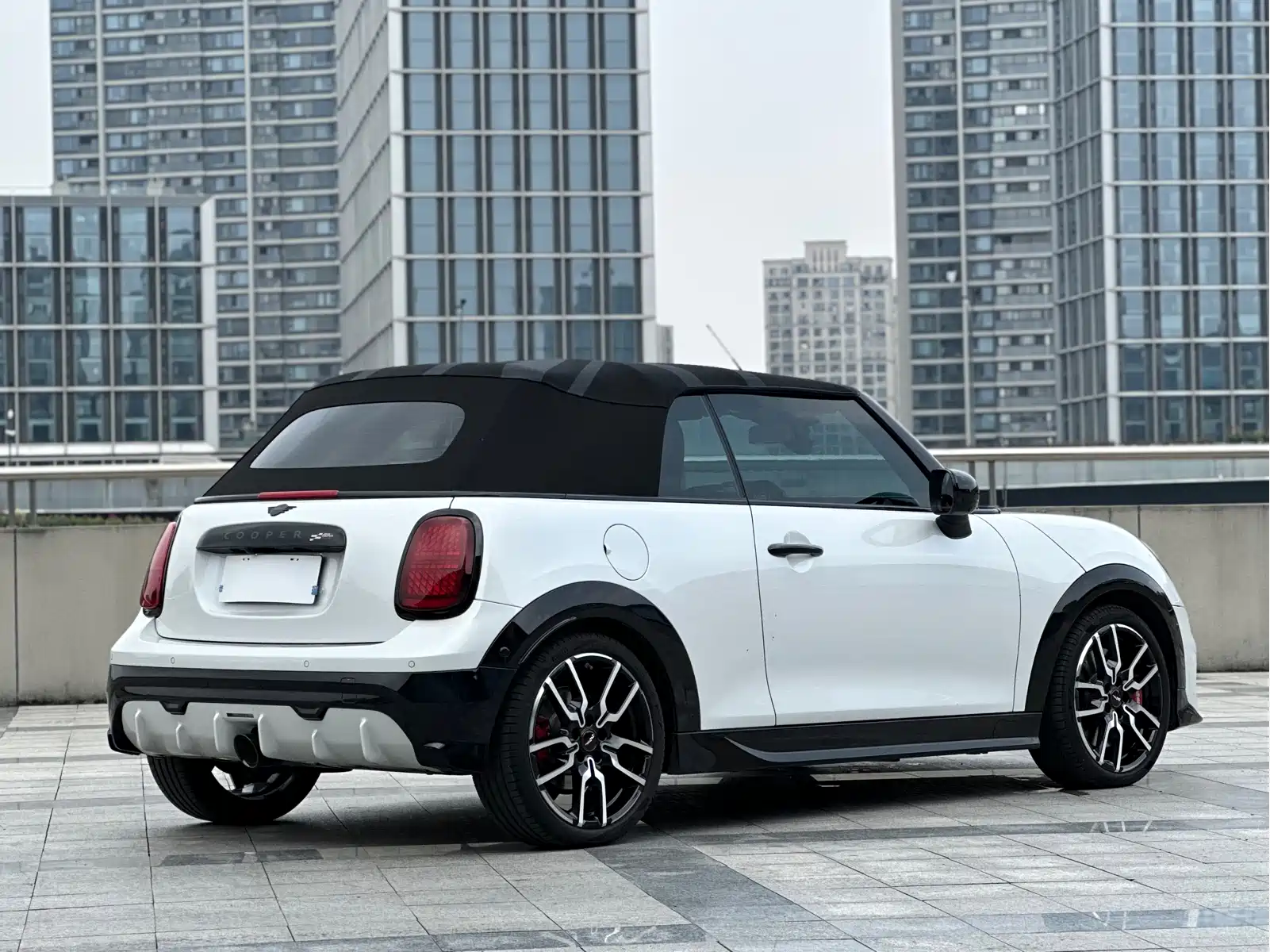 MINI JCW 2025 JOHN COOPER WORKS CABRIO — фото 4