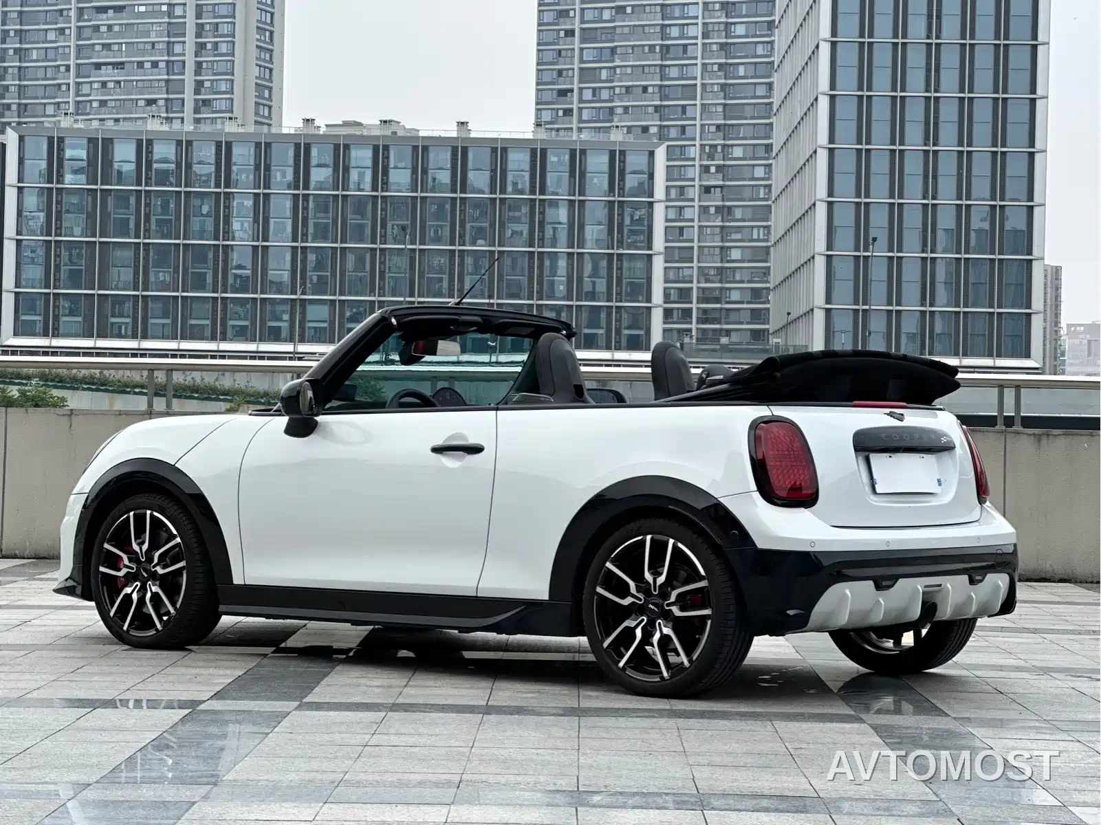 MINI JCW 2025 JOHN COOPER WORKS CABRIO — фото 6