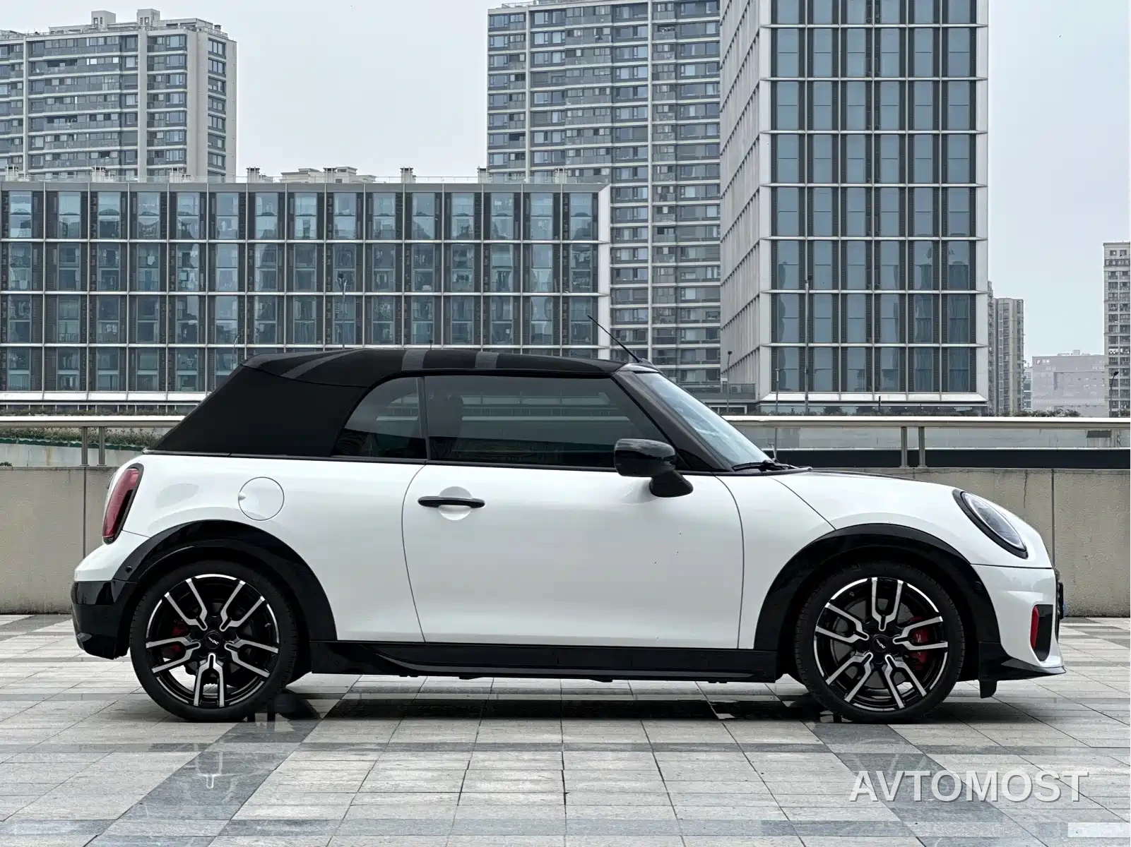 MINI JCW 2025 JOHN COOPER WORKS CABRIO — фото 8