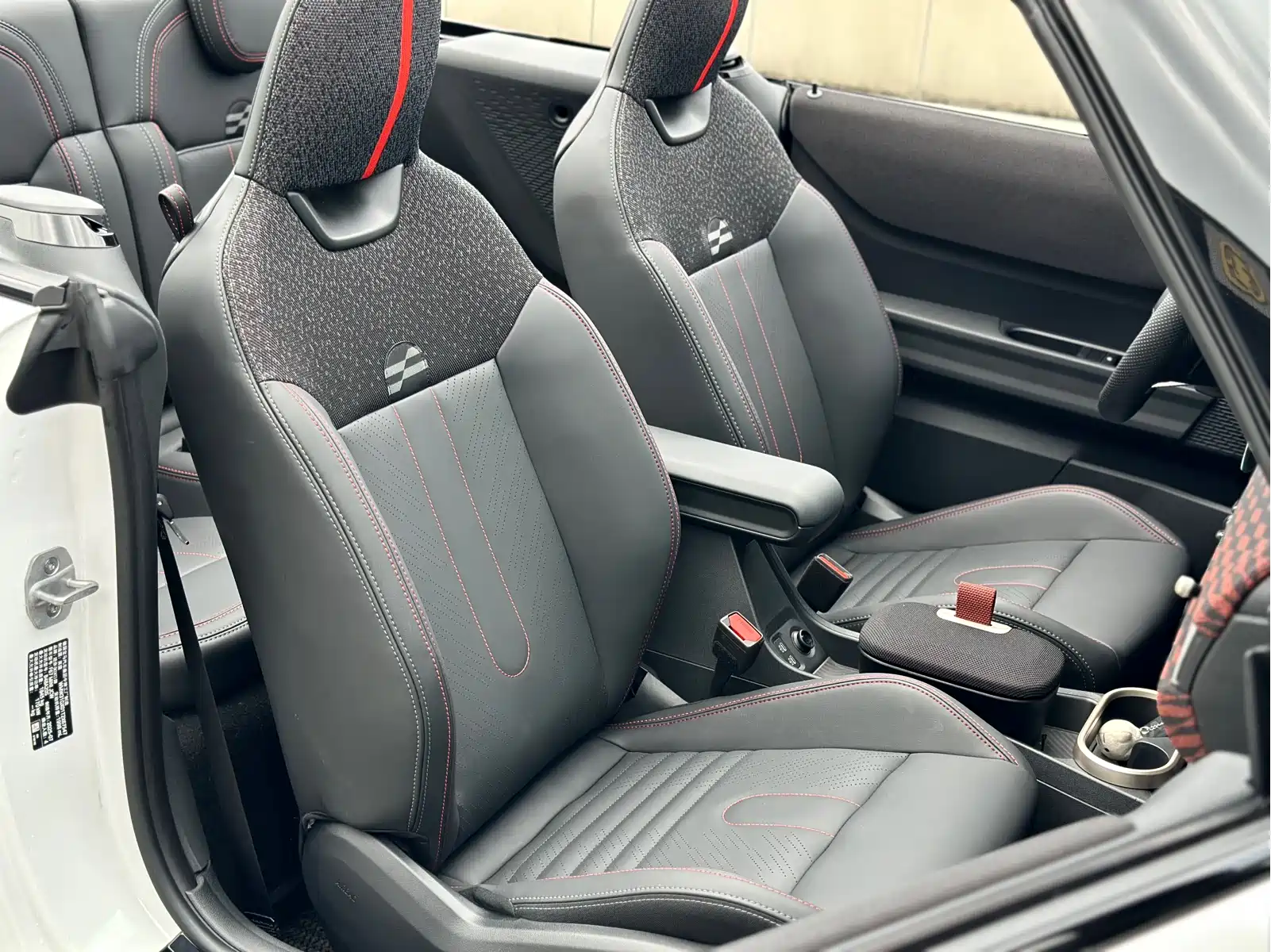 MINI JCW 2025 JOHN COOPER WORKS CABRIO — фото 18