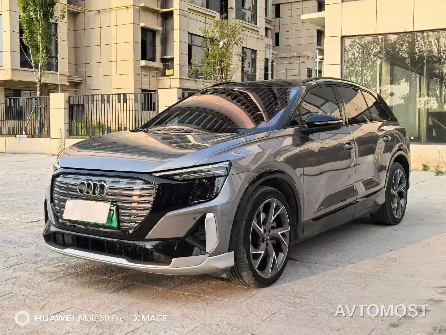 Audi Q5 e-tron 2022 40 e-tron Starlight Mech Suit — фото 1