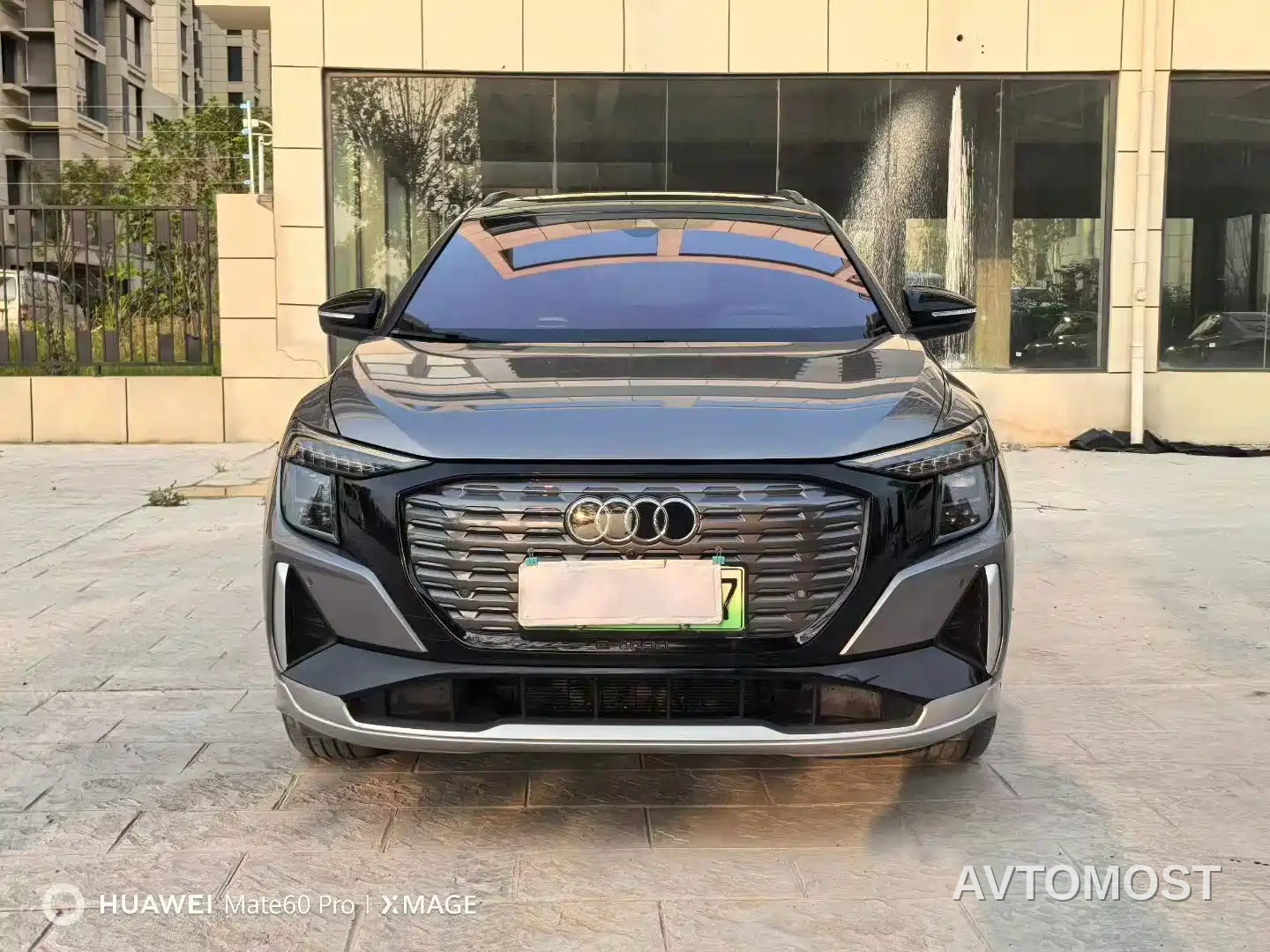 Audi Q5 e-tron 2022 40 e-tron Starlight Mech Suit — фото 2