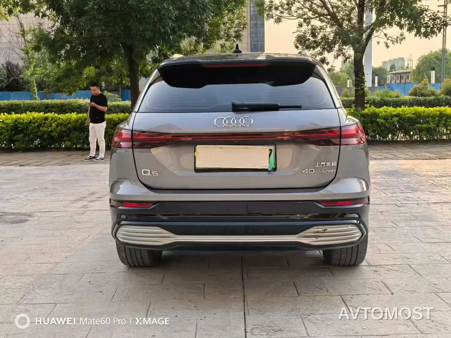 Audi Q5 e-tron 2022 40 e-tron Starlight Mech Suit — фото 8