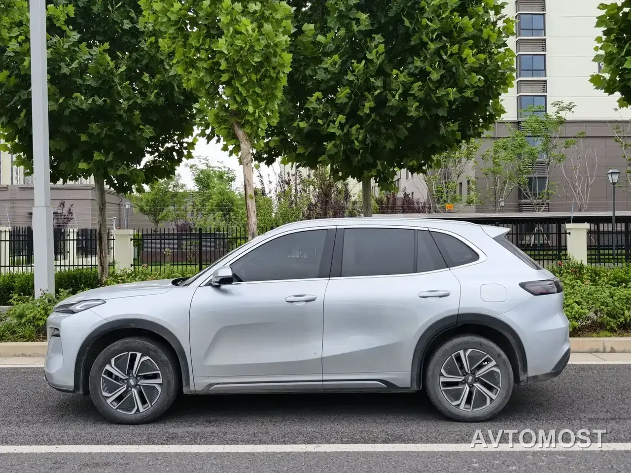 Geely Galaxy Starship 7 EM-i 2025 Model 120km Explorer+ Edition — фото 3