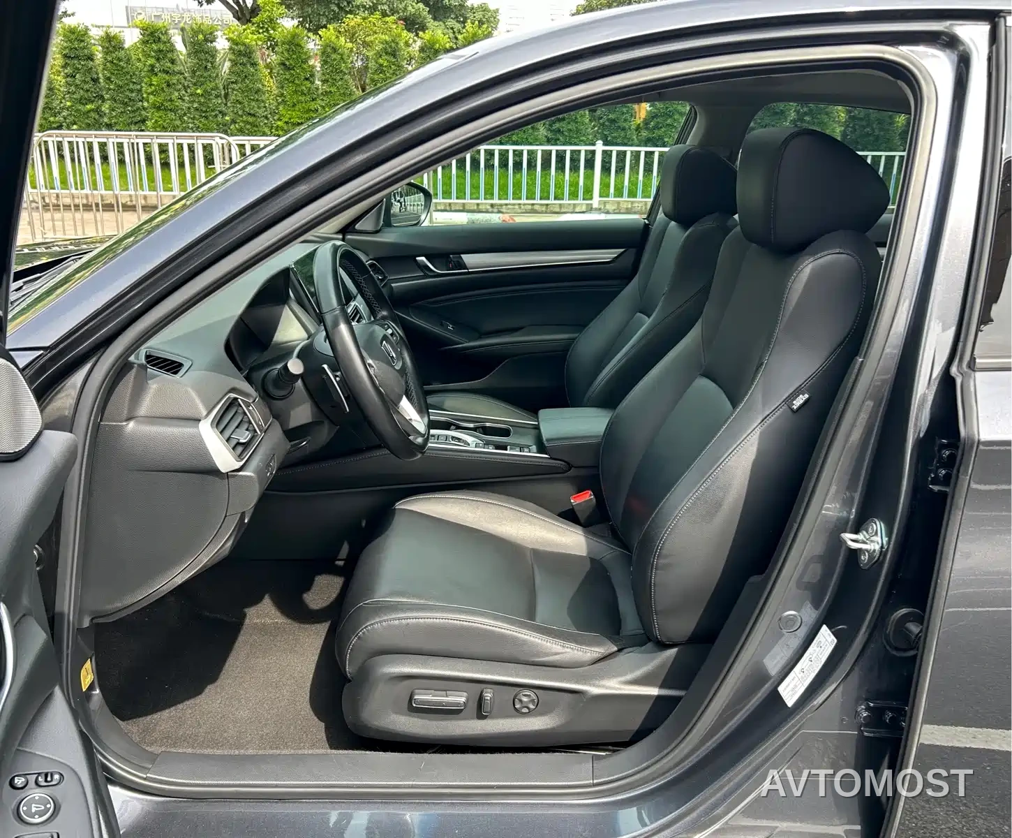 Honda Accord 2022 Sharp Hybrid 2.0L Sharp Leader Edition — фото 9