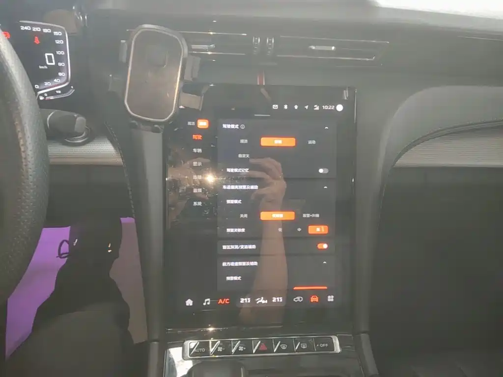 Hongqi H5 2023 2.0T Auto Smart Connect Flag Enjoy — фото 9