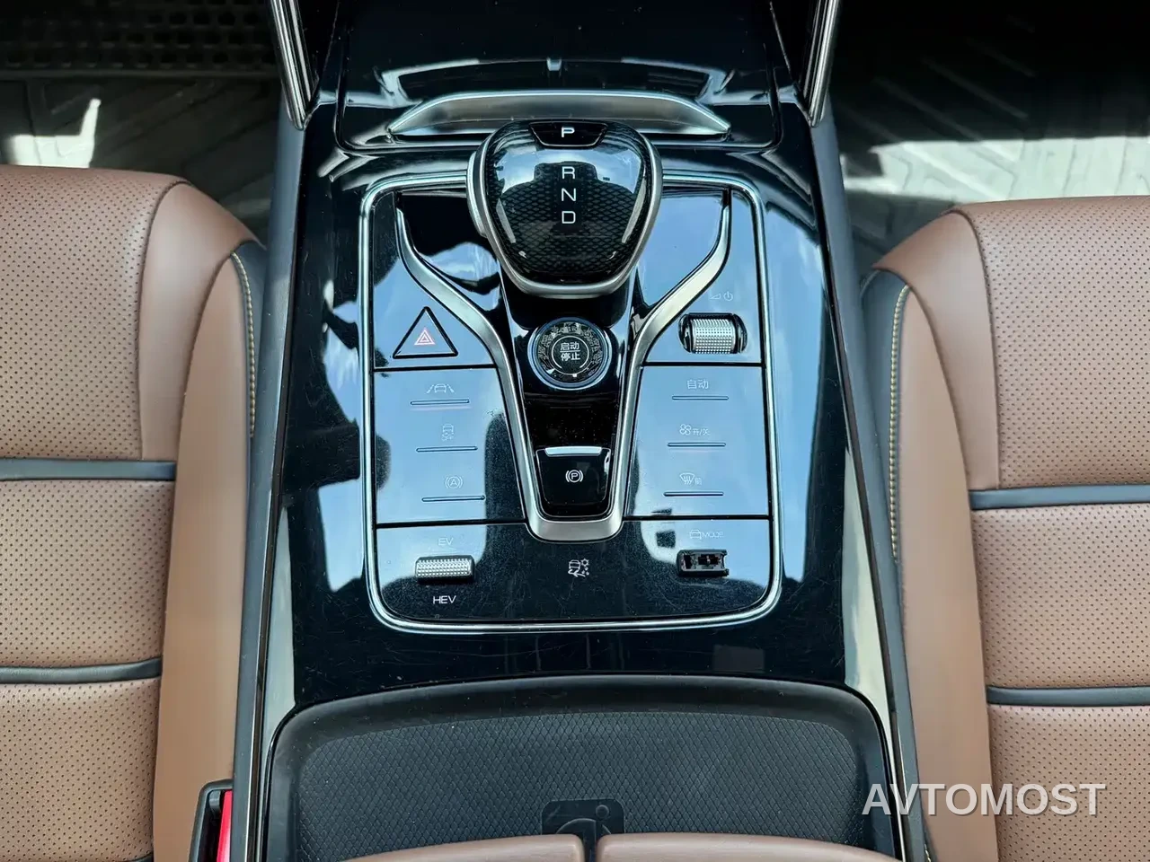 BYD Tang New Energy 2021 DM-i 52KM Luxury — фото 13