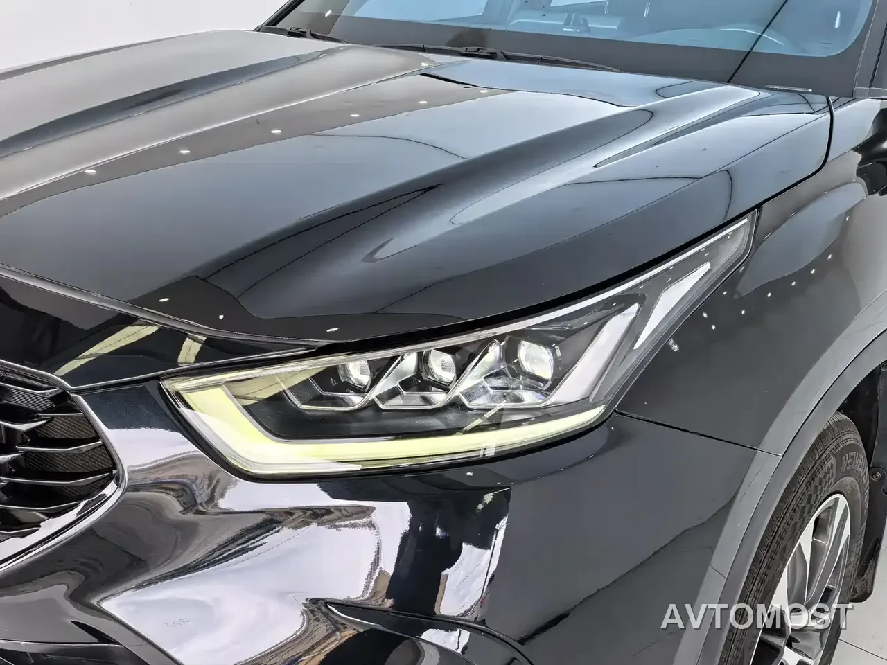 Toyota Crown Kluger 2022 2.5L HEV 4WD Elite Edition — фото 4
