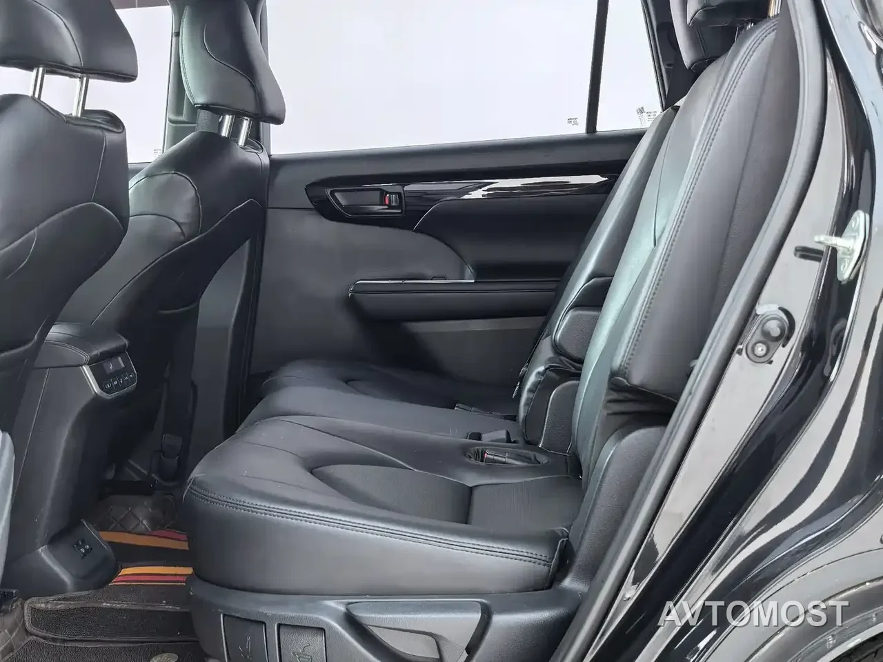 Toyota Crown Kluger 2022 2.5L HEV 4WD Elite Edition — фото 8
